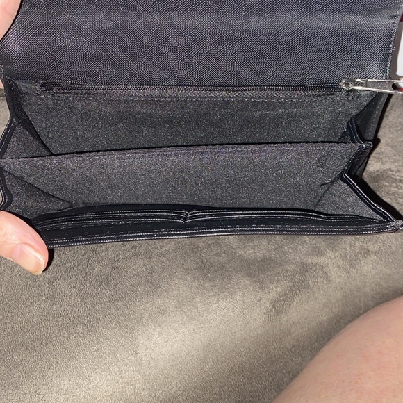 Disney Minnie Mouse handbag and wristlet wallet - Picture 11 of 13